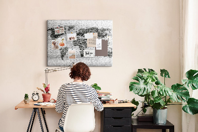 Tableau en liège Carte du monde sur un mur de briques