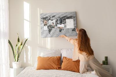Tableau en liège Carte du monde sur un mur de briques