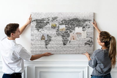 Tableau en liège Carte du monde sur un mur de briques