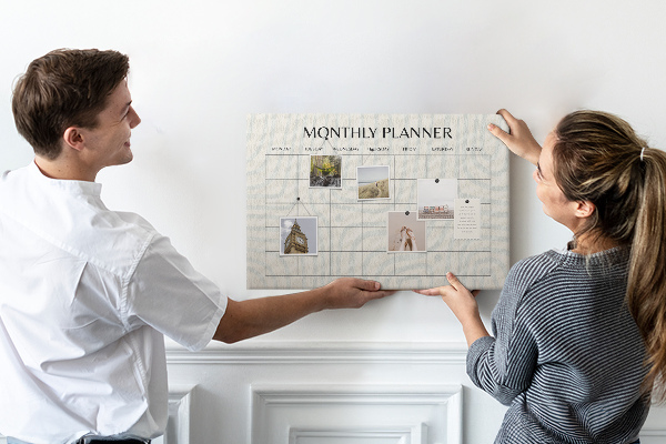 Tableau affichage liège Agenda mensuel au design minimaliste