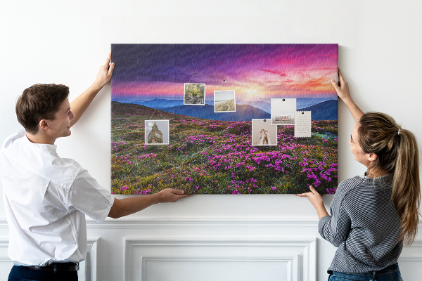 Tableau en liège Un coucher de soleil pittoresque sur le paysage montagneux