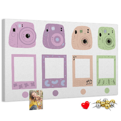 Tableau de liège appareils photo colorés aux teintes pastel