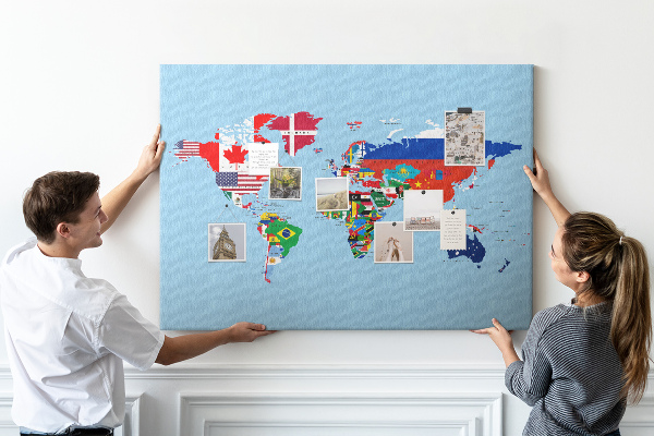Tableau affichage liège Carte du monde avec les drapeaux des pays