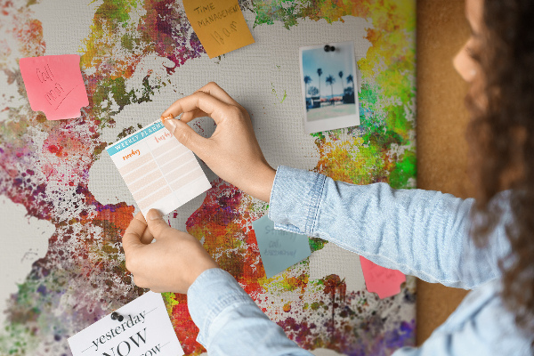 Tableau affichage liège Carte du monde colorée dans le style aquarelle