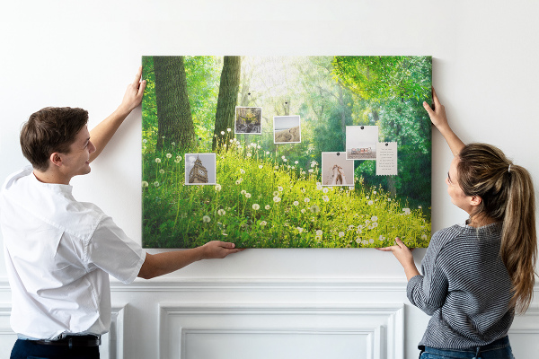 Tableau de liège Forêt verte avec des pissenlits en fleurs