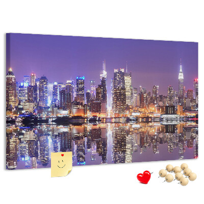 Tableau affichage liège Panorama nocturne de la ville avec reflet dans l'eau