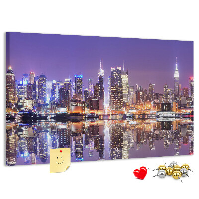 Tableau affichage liège Panorama nocturne de la ville avec reflet dans l'eau