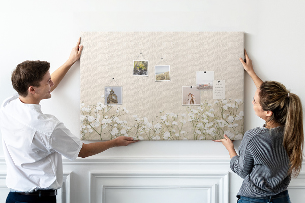 Tableau de liège Fleurs délicates sur fond neutre