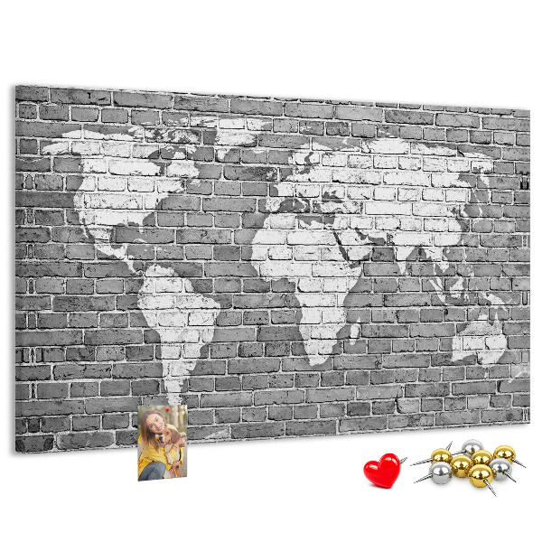 Tableau de liège Carte du monde sur un mur de briques