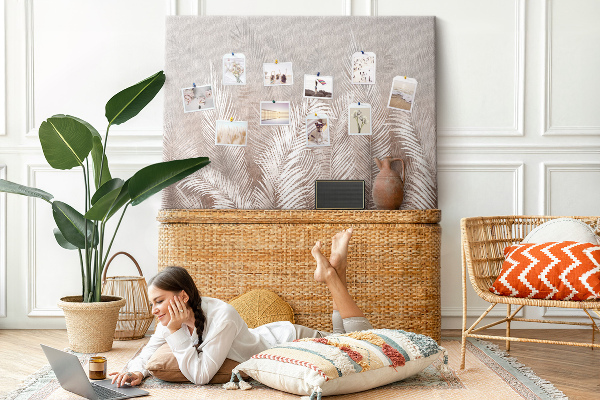 Tableau en liège Feuilles de palmier délicates sur fond neutre