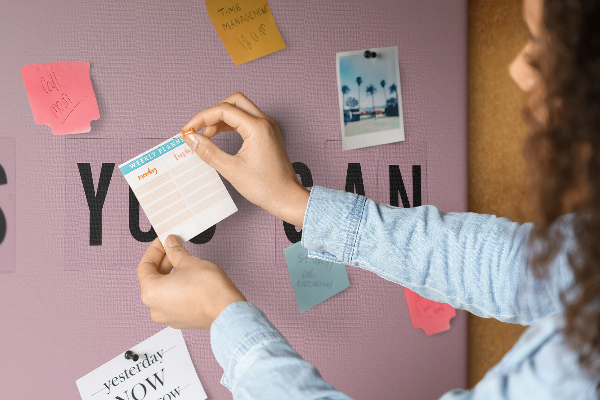 Tableau affichage liège Thème de la pensée positive et de la motivation.