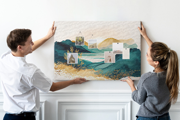 Tableau affichage liège Des collines dorées surplombant un lac paisible