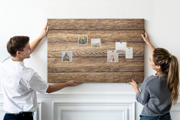 Tableau de liège Planches naturelles aux teintes chaudes.