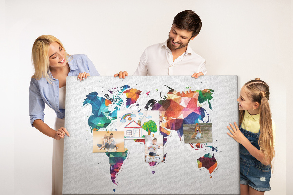 Tableau affichage liège Carte du monde colorée de style géométrique