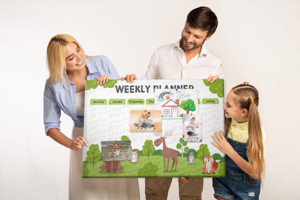Tableau de liège Un programme hebdomadaire en forêt avec des animaux mignons