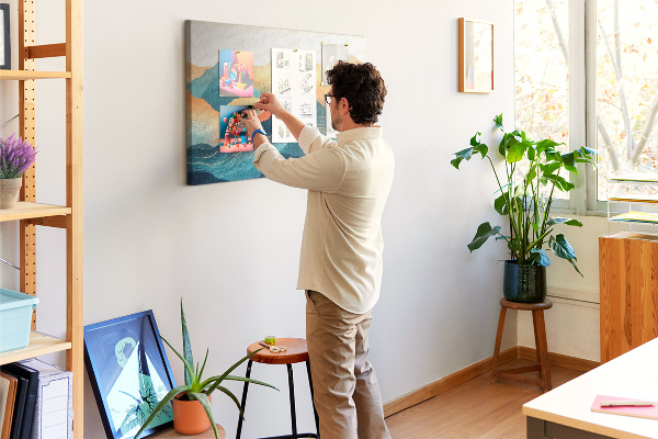 Tableau en liège Montagnes abstraites aux teintes pastel