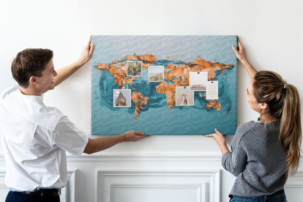 Tableau de liège Une carte du monde en eau ondulante