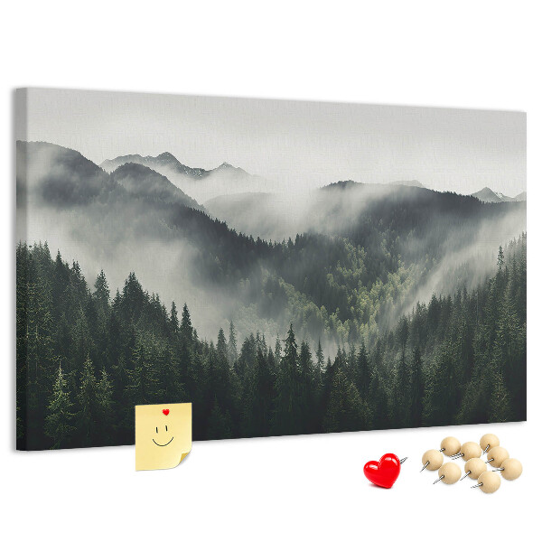 Tableau de liège Panorama montagneux brumeux avec une forêt de pins
