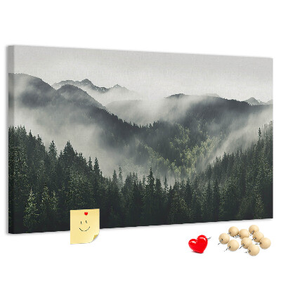 Tableau de liège Panorama montagneux brumeux avec une forêt de pins