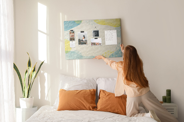 Tableau affichage liège Des formes colorées aux tons délicats
