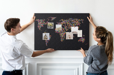 Tableau affichage liège Carte du monde colorée avec des cœurs