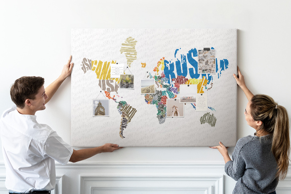 Tableau affichage liège Carte du monde avec les noms des pays.