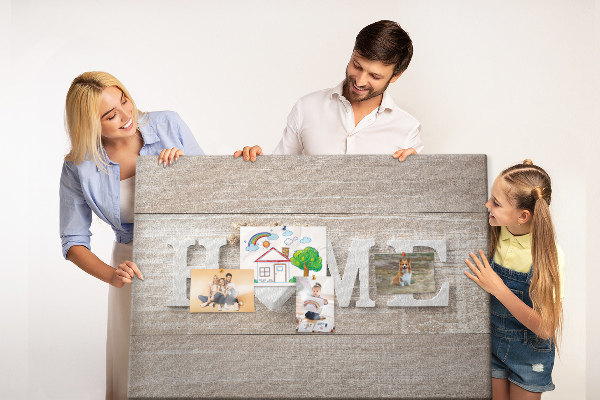 Tableau affichage liège Inscription HOME élégante avec un cœur