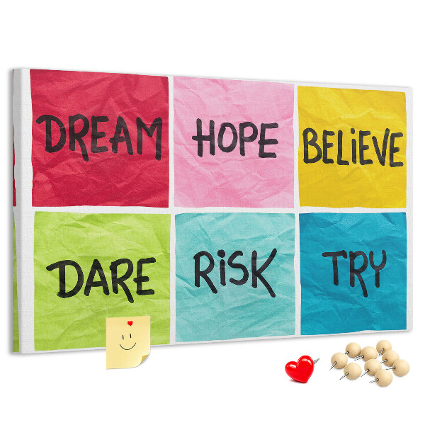 Tableau en liège Des cartes colorées avec des slogans inspirants.