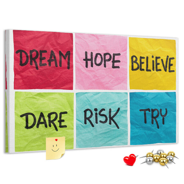 Tableau en liège Des cartes colorées avec des slogans inspirants.