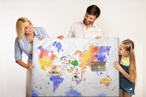 Tableau de liège Carte du monde colorée dans le style aquarelle