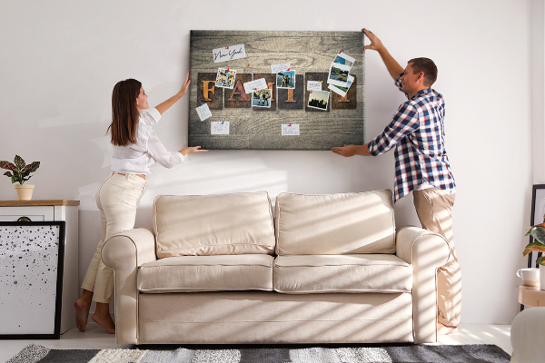 Tableau affichage liège Lettres de famille sur fond de bois