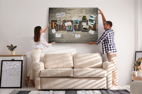 Tableau affichage liège Lettres de famille sur fond de bois