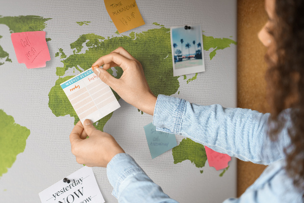 Tableau affichage liège Carte du monde verte avec effet aquarelle