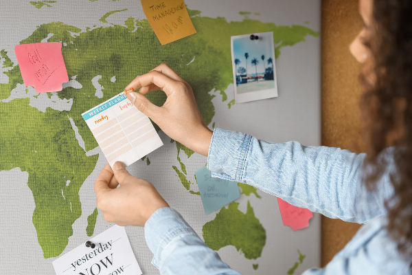 Tableau affichage liège Carte du monde verte avec effet aquarelle