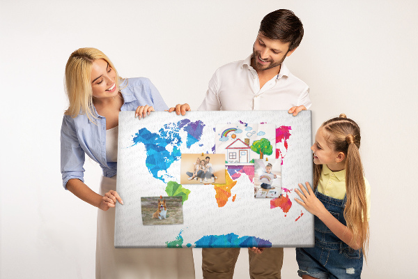 Tableau affichage liège Carte du monde polygonale colorée