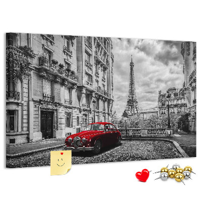 Tableau de liège Une voiture rouge avec Paris en arrière-plan