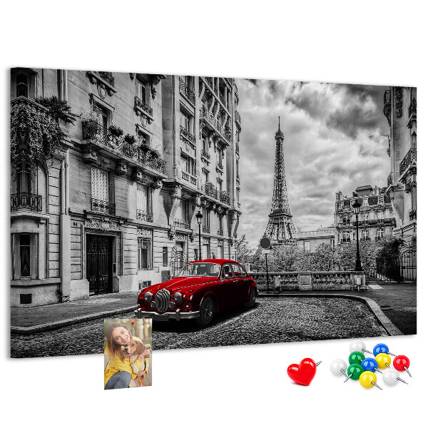 Tableau de liège Une voiture rouge avec Paris en arrière-plan