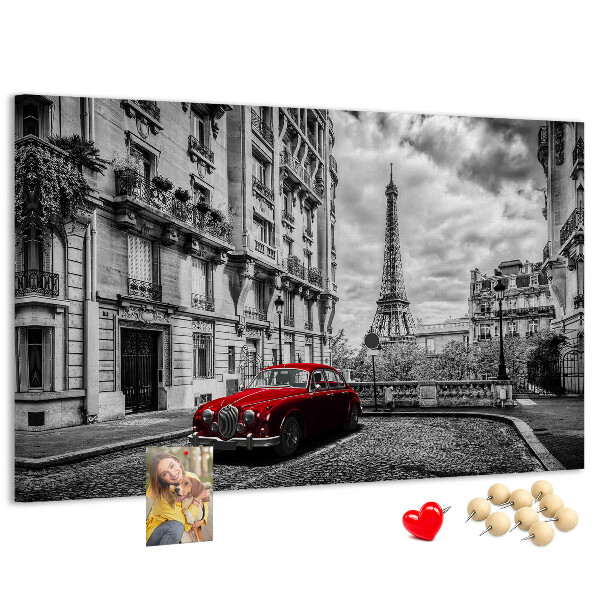 Tableau de liège Une voiture rouge avec Paris en arrière-plan