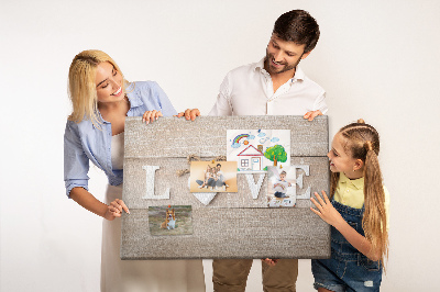 Tableau en liège L'amour exprimé dans des lettres en forme de cœur en bois