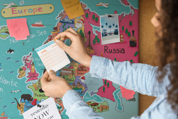 Tableau affichage liège Carte colorée de l'Europe avec les noms des pays