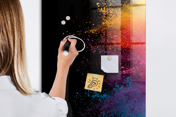 Tableau magnétique effaçable Un tableau coloré pour présenter des photos
