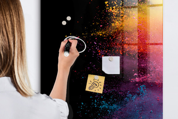 Tableau magnétique effaçable Un tableau coloré pour présenter des photos