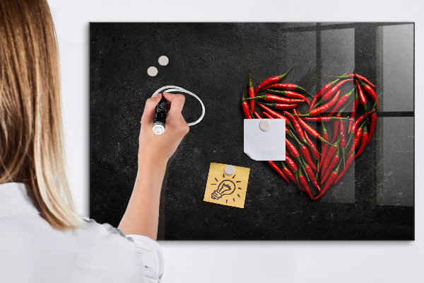 Tableau magnétique effaçable Un cœur de poivrons et des photos de souvenirs