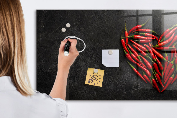 Tableau magnétique effaçable Un cœur de poivrons et des photos de souvenirs