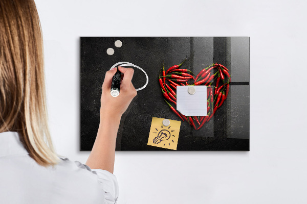 Tableau magnétique effaçable Un cœur de poivrons et des photos de souvenirs