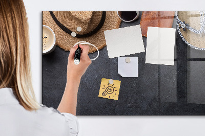 Tableau magnétique effaçable Une boîte pour les souvenirs et les notes