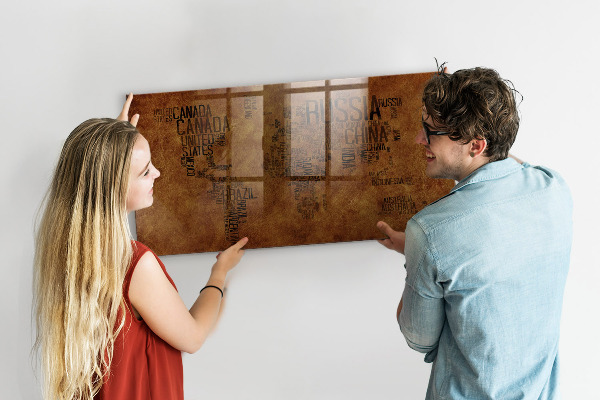 Tableau effaçable magnétique Une carte du monde avec des souvenirs personnels