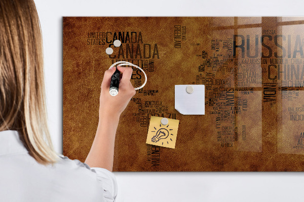 Tableau effaçable magnétique Une carte du monde avec des souvenirs personnels