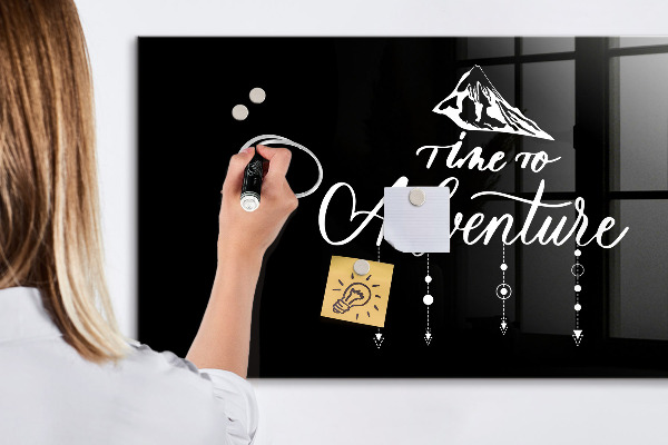 Tableau effaçable magnétique Un tableau élégant pour présenter des souvenirs