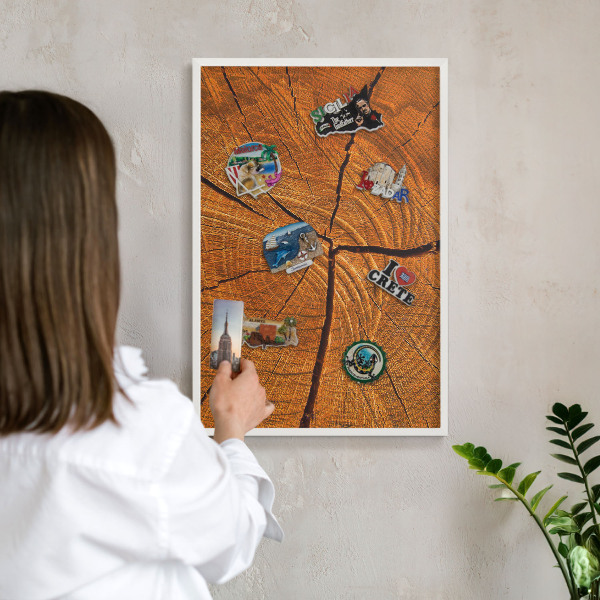 Tableau mural pour aimants dans un cadre noir Grain de bois